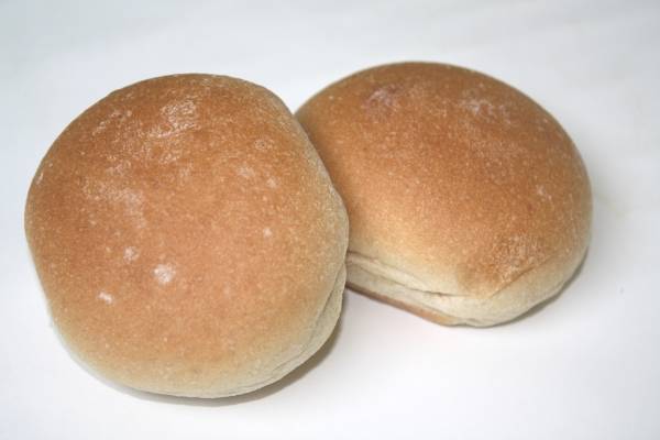 WHITE WHEAT DINNER ROLL