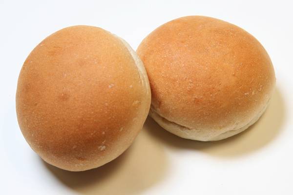 ROUND WHITE DINNER ROLL