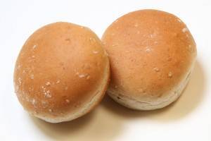 ROUND WHEAT DINNER ROLL